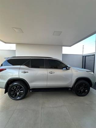 TOYOTA HILUX SW4 2.8 SRX 4X4 16V TURBO INTERCOOLER DIESEL 4P AUTOMÁTICO